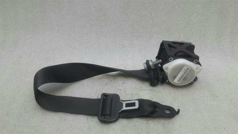 Mercedes-Benz SLK (R171) Front seatbelt Mercedes SLK R171 front left seat belt A1718601...