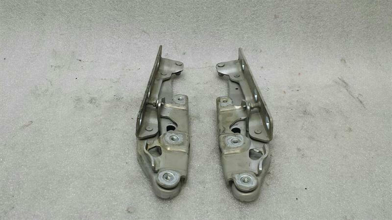Mercedes-Benz SLK (R171) Mercedes SLK R171 Bonnet Hinge A1718800128 Hood Hinge Set. Body type: Convertible
Fuel: Petrol