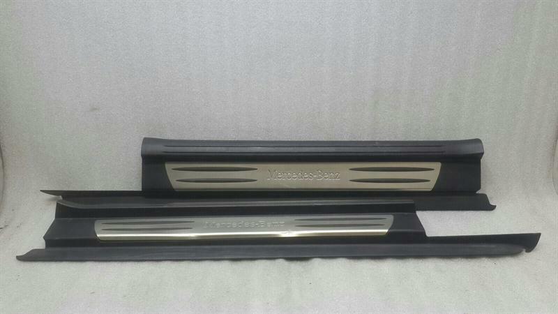 Mercedes-Benz SLK (R171) Door Sill Mercedes SLK R171 Door Sill Set A1716800235 Doo...