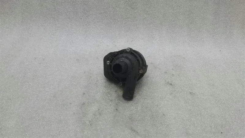 Mercedes-Benz SLK (R171) Lisaveepump (turbo jahutus) Mercedes SLK R171 additional cooling pump A1718...