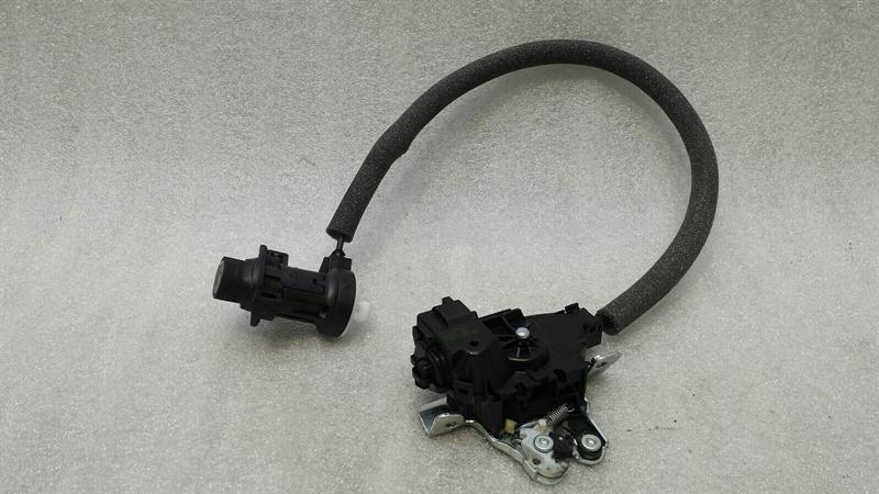 Mercedes-Benz S Coupe (C217) Boot Lock Mercedes E Class W213 Boot Lock A2047500485 Tai...