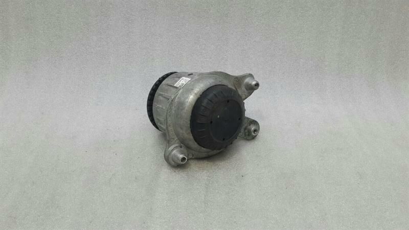 Mercedes E Class W213 Left Engine Mount A2132400500 Engine Mount Left