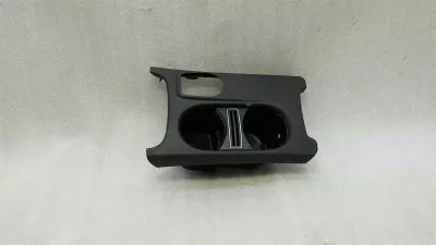 Mercedes Klasa A W176 Uchwyt na kubek A1766804900 Uchwyt na kubek