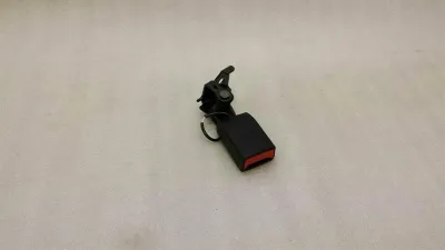 Mercedes A Klass W176 Bältesspänne A1768600369 Bältesspänne