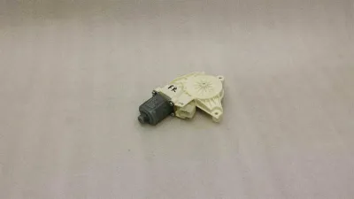 Moteur de lève-vitre avant pour Mercedes Classe A W176 FRH A2469065200