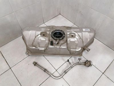 BMW i8 Hybrid 16117393746 Bränsletank Bränsletank med högre kapacitet 43 LITER