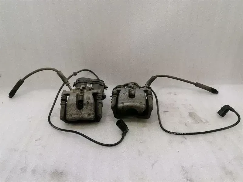 Mercedes-Benz CLA (C117) Mercedes CLA W117 rear caliper set A0004232381 brake caliper rear set PBM Body type: Saloon
Fuel: Petrol