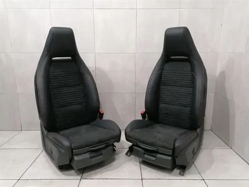 Mercedes-Benz CLA (C117) Mercedes CLA C117 SEATS SPORT AMG PACK ALCANTARA SEATS BLACK BLACK ELECTRIC Body type: Saloon
Fuel: Petrol