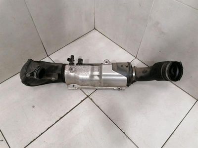 BMW i8 hybrid insugningsrör 13718639010 insugsslang laddluft