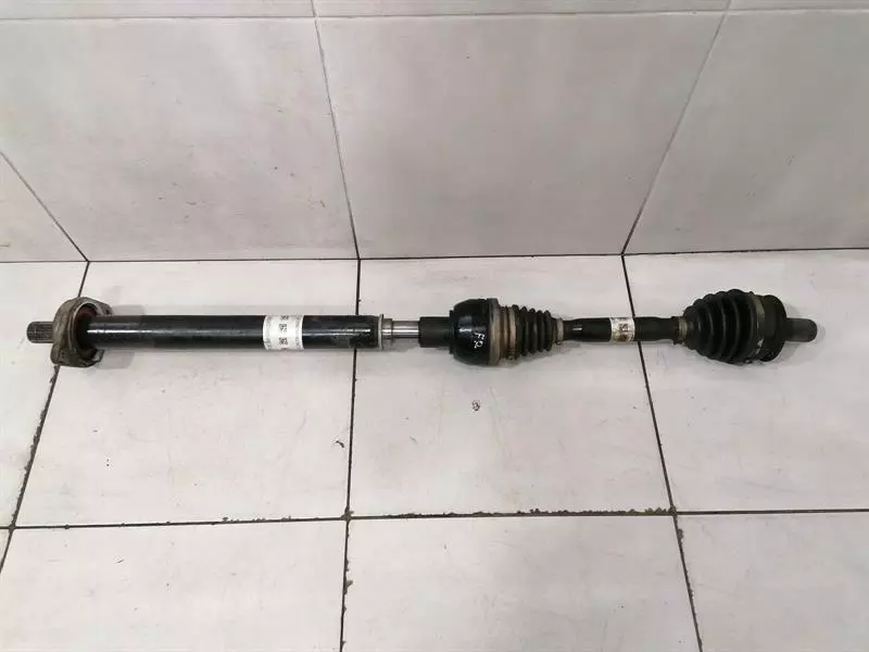 Mercedes-Benz CLA (C117) Mercedes CLA W117 Left Front Drive Shaft Set A2463302301 Drive Shaft Front Li Body type: Saloon
Fuel: Petrol