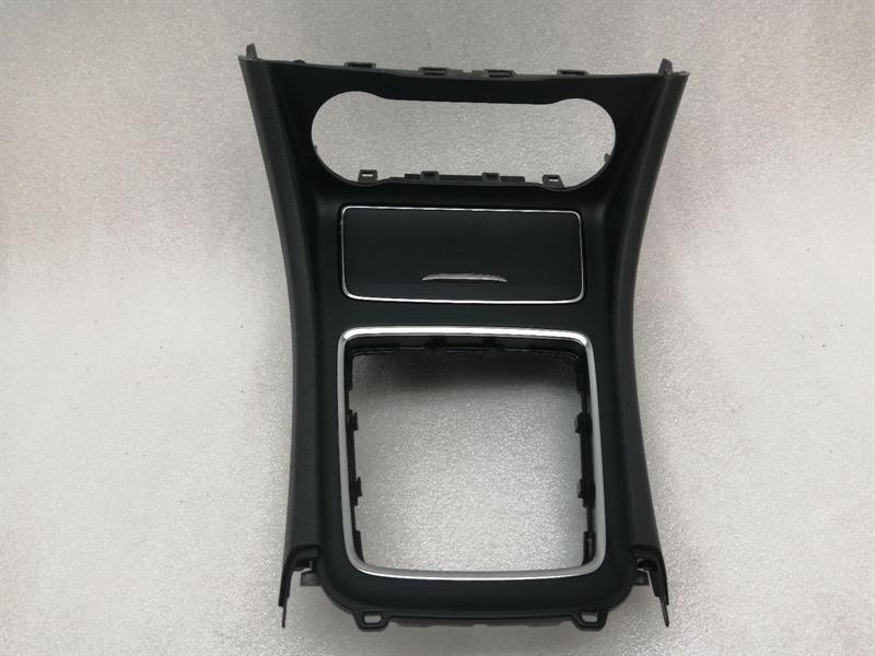 Mercedes-Benz CLA (C117) Mercedes CLA W117 C117 W176 Center Console Veneer A1766809900 Ashtray Body type: Saloon
Fuel: Petrol