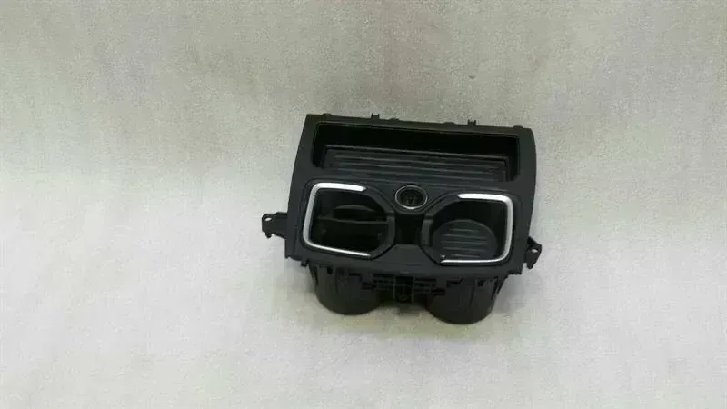 BMW 1 (F20 / F21) BMW 1 Series F20 Cup Holder 9207321 Beverage Holder Holder Body type: Hatchback
Fuel: Petrol