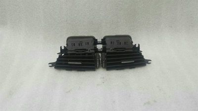 Mercedes C klases W204 gaisa ventilācijas atvere A2048306054 ventilācijas sprausla ventilācijas režģis