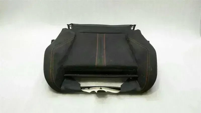 BMW 1 (F20 / F21) BMW 1 Series F20 Right Seat Pad Cusion 52107295117 Right Seat Body type: Hatchback
Fuel: Petrol