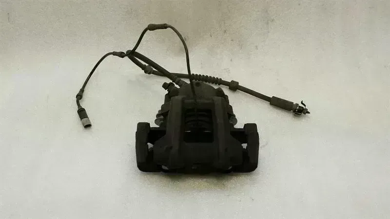 BMW 1 (F20 / F21) BMW 1 Series F20 F21 F22 F23 Left Front Caliper 6850643 Brake Caliper Front Left Body type: Hatchback
Fuel: Petrol