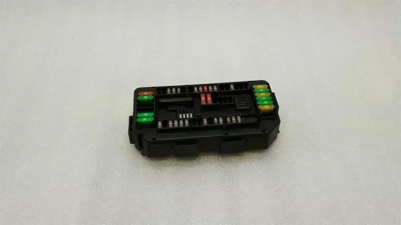 BMW 1 (F20 / F21) BMW 1 Series F20 Fuse Box 9337879 Fuse Box Body type: Hatchback
Fuel: Petrol