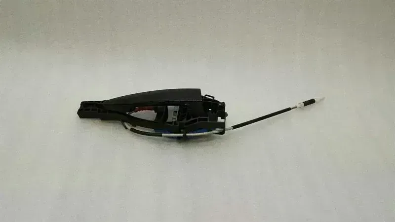 BMW 1 (F20 / F21) BMW 1 Series F20 Rear Right Door Handle 7207562 Door Handle Rear Right Body type: Hatchback
Fuel: Petrol