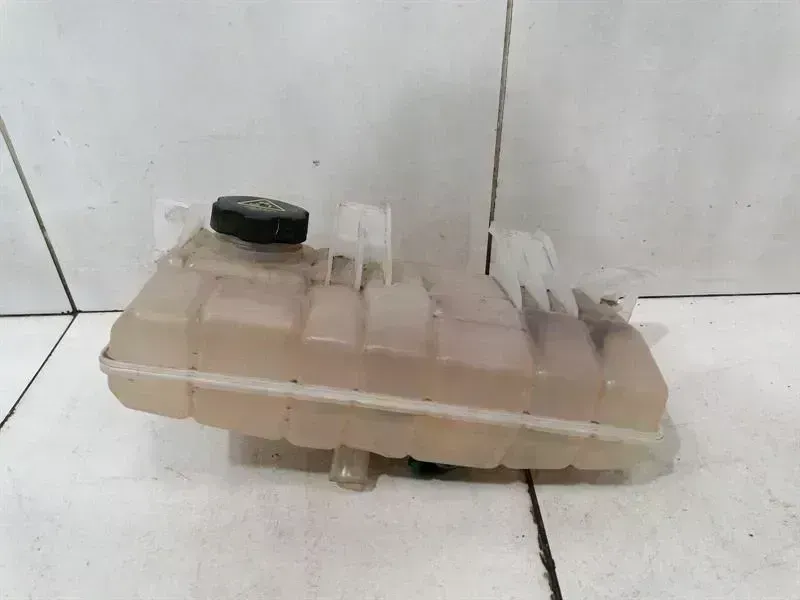 Tesla Model S Expansion Tank Tesla Model S 75 Expansion Tank 1036124-00-O Ex...