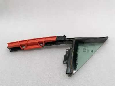 Tesla Model S 75 Höger Fram 1/4 Glas 6006544-00-J Dörrpanel 1/4 Fram Höger