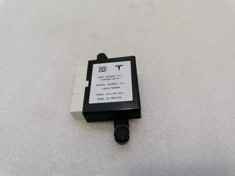 Tesla Model S Electronic module TESLA MODEL S 75 Electronic module 1100308-00-A...