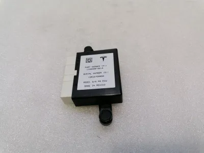 TESLA MODEL S 75 Elektronikmodul 1100308-00-A Steuergerät PDC PARK ASSIST