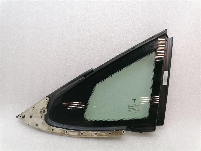 Tesla Model S Right Rear 1/4 Glass Tesla Model S 75 Right Rear Quarter Glass 10518...