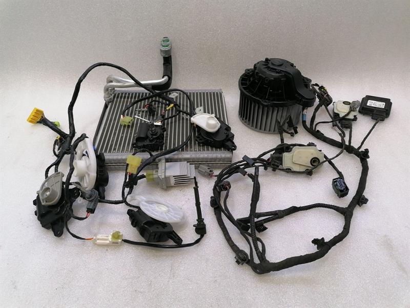 Tesla Model S Heater Blower Motor TESLA MODEL S 75 HEATER BLOWER 1097814-00-A RIG...