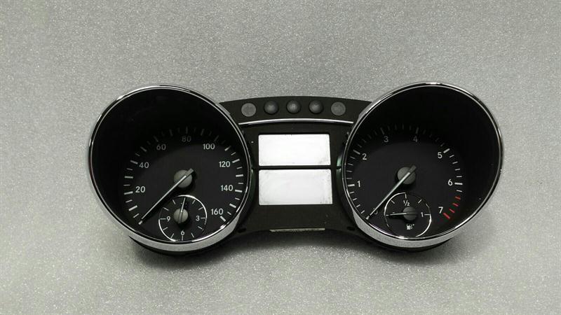 Mercedes-Benz A (W169) Mercedes R Class W251 Instrument Cluster A2515403448 Speedometer M272 V6 MPH