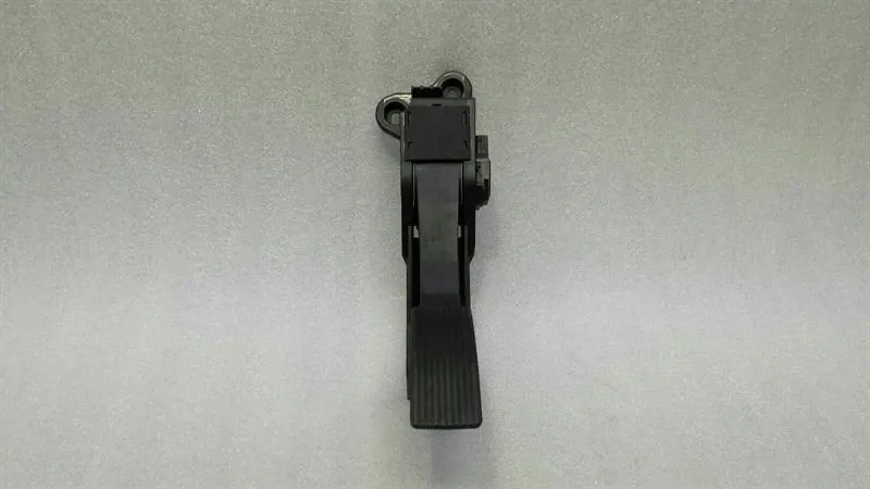 Mercedes R Class W251 W164 X164 Gas Pedal (Electrical) A1643000004 Accelerator Pedal