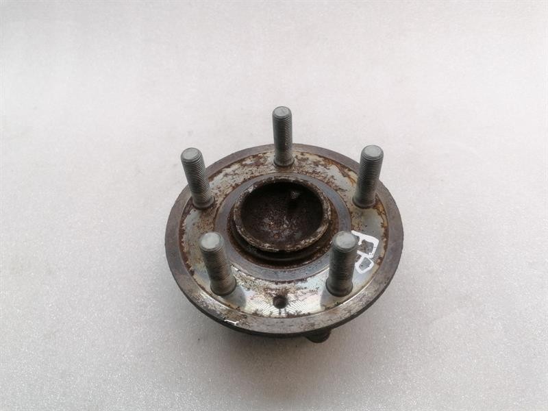 Tesla Model S Right Front Hub Tesla Model S 75 Right Front Hub 1027170-00-B W...