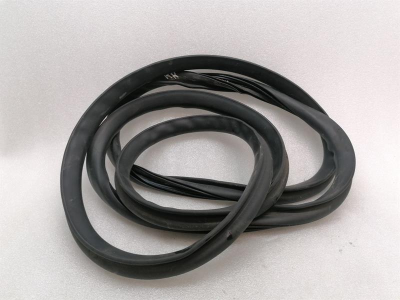 Tesla Model S Door Seal Tesla Model S 75 Rear Right Door Seal 6009586-0...