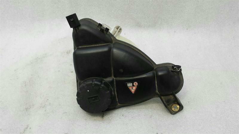 Mercedes-Benz A (W169) Mercedes R Class W251 Expansion Tank A2515000049 Cooling Water Balancing Tank