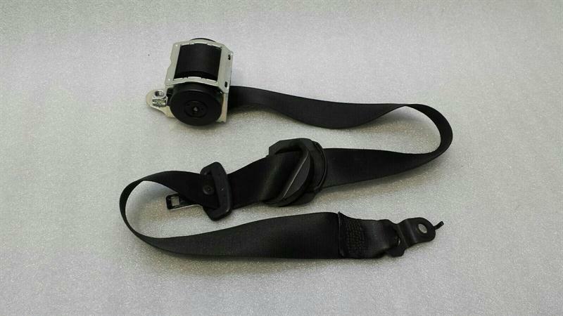Mercedes-Benz A (W169) Mercedes R Class W251 Right Front Seatbelt A2518607285 Seat Belt Front RE