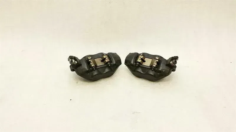 BMW 6 GT (G32) 2017-2023 BMW F800GT F800 GT brake caliper front set 7716717 caliper front set