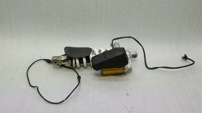 BMW 1 (F20 / F21) BMW R1200GS Adventure Coil Spring Rear 8522981 chassis spring rear spring ESA Body type: MOTORCYCLE
Fuel: Petrol