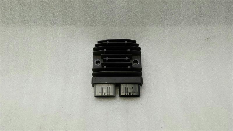 BMW 6 (F06 / F12 / F13) BMW C600 SPORT Voltage Regulator Modules 7718422 Controller Alternator