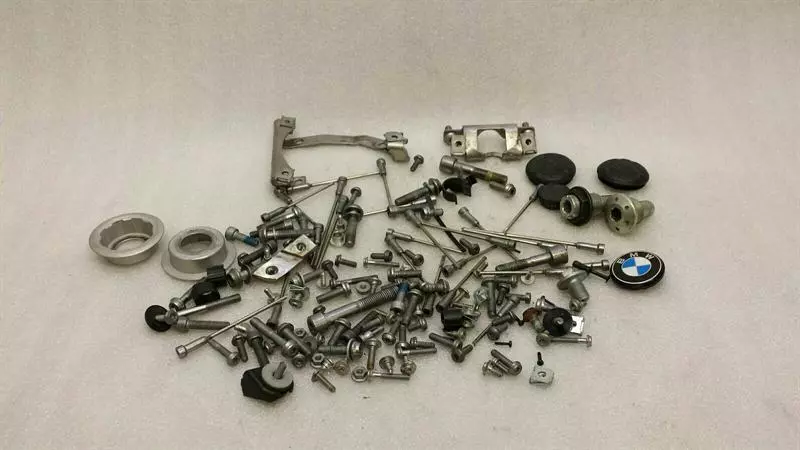 BMW 1 (F20 / F21) BMW R1200GS R1200 GS All Bolt Set Screw Set Body type: MOTORCYCLE
Fuel: Petrol