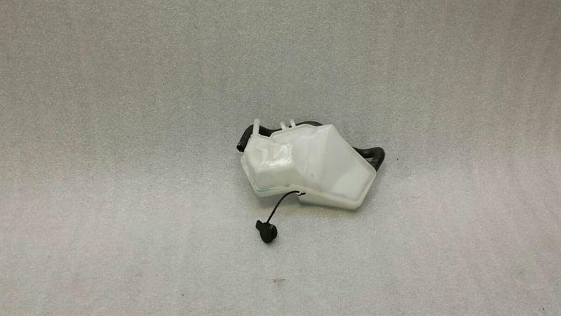 BMW 1 (F20 / F21) BMW R1200GS R1200 GS Expansion Tank 8523489 Expansion Tank Coolant Body type: MOTORCYCLE
Fuel: Petrol