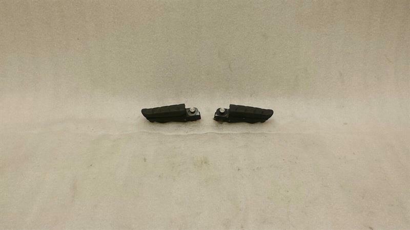 BMW 6 GT (G32) 2017-2023 BMW F800GT Rear Footrest Set 7700922 7700921 Footrest Set