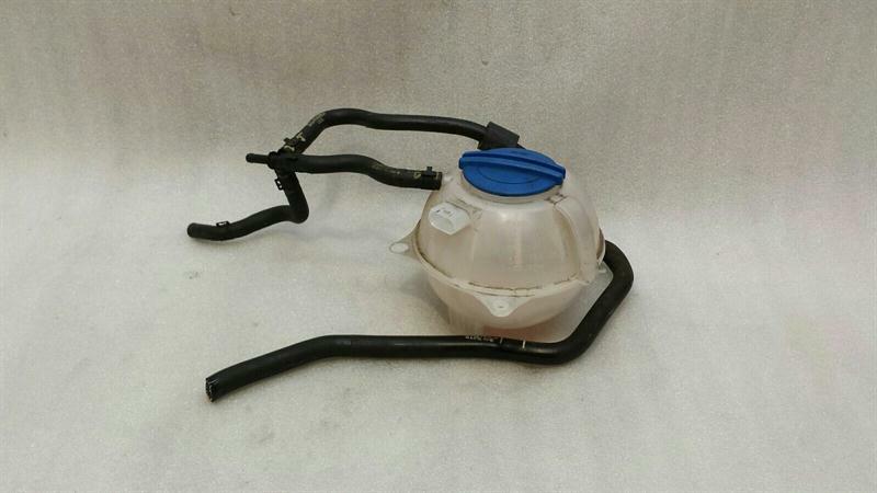 Audi A1 (8X) Audi A1 8X expansion tank 6Q0121407B expansion tank coolant Seat Skoda Body type: Hatchback
Fuel: Petrol