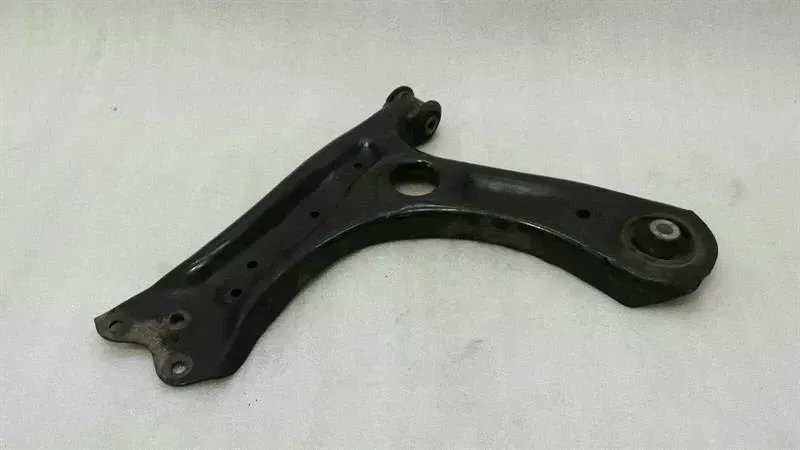 Audi A1 (8X) AUDI A1 8X Left Front Wishbone 6R0407151F Vorne Links Querlenker Body type: Hatchback
Fuel: Petrol