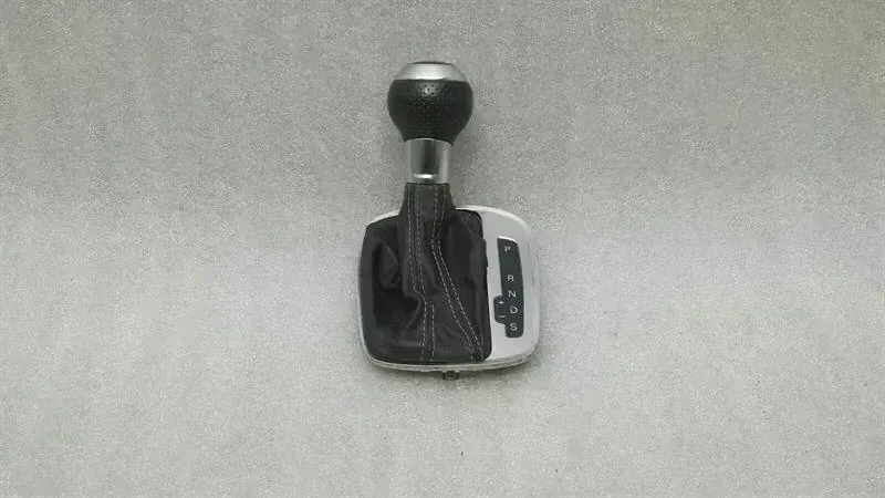 Audi A1 (8X) Audi A1 8X RHD Gear Knob 8X2713139A Right Handlebar S Tronic Body type: Hatchback
Fuel: Petrol