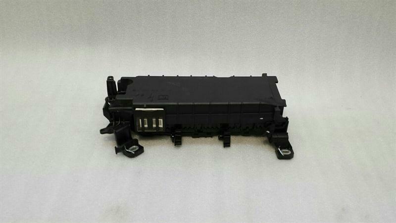 Mercedes-Benz A (W176) Fuse box