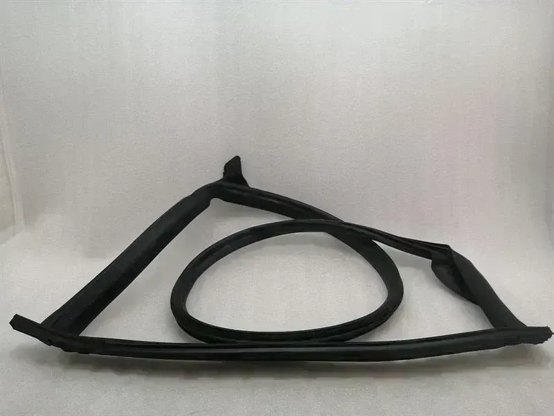 Tesla Model 3 Door Seal TESLA MODEL 3 LONG RANGE Door Seal 1090510-00-O...