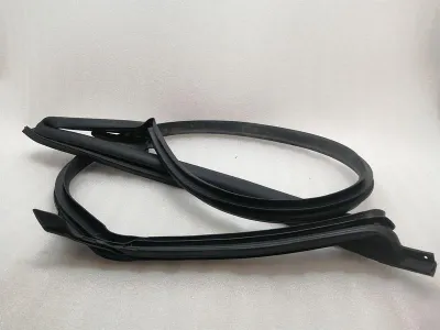 Joint de porte TESLA MODEL 3 LONG RANGE 1090511-00-O Joints de porte RLH ARRIÈRE GAUCHE