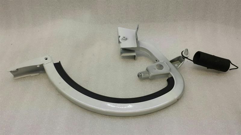 Audi A3 (8Y)  2020-... Audi A3 8V facelift right boot hinge 8V5827302 tailgate hinge right