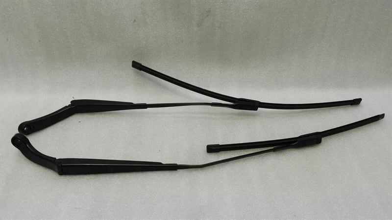Audi A3 (8Y)  2020-... Audi A3 8V Facelift RHD Wiper Arm Set 8V2955407B Right Hand Drive