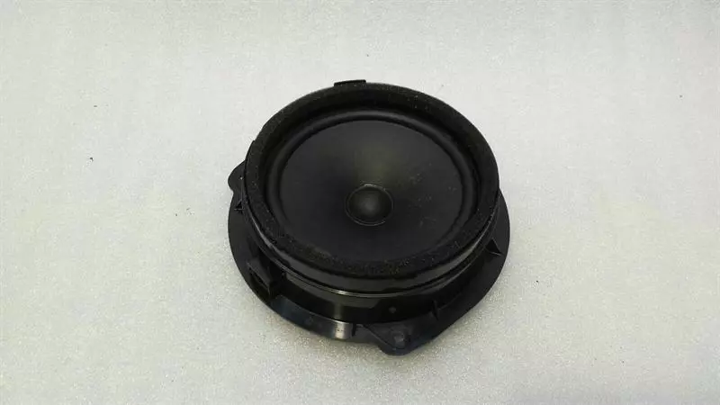 Audi A3 (8Y)  2020-... Audi A3 8V facelift Speaker 8V4035411B Speakers