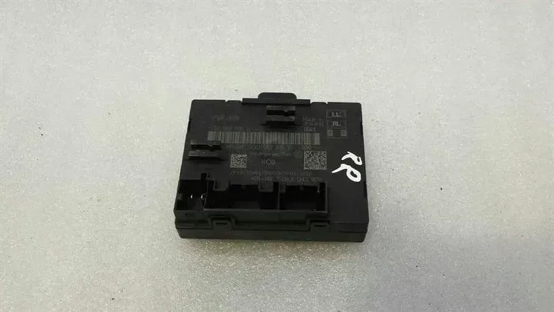 Audi A3 (8Y)  2020-... Audi A3 8V facelift RRH door module 5Q0959595E door control unit rear right