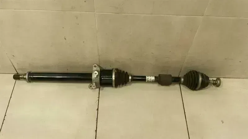 BMW X1 (F48) BMW X1 F48 Right Front Drive Shaft 8643364 Drive Shaft Front Right Body type: SUV
Fuel: Petrol
